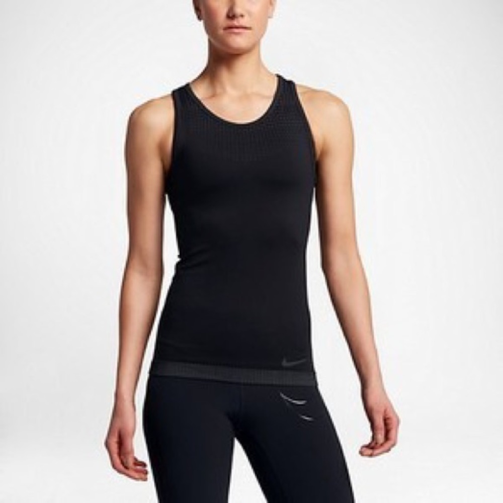 Nike Pro Hypercool Athletic Tank